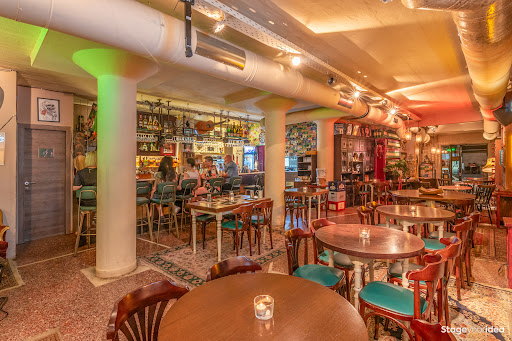 Crowbar Rock Restaurant