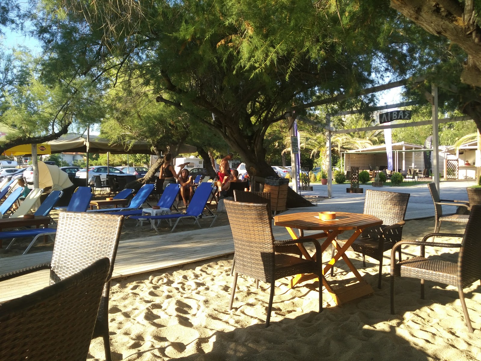 Бар Livas Beach Bar Неос Мармарас