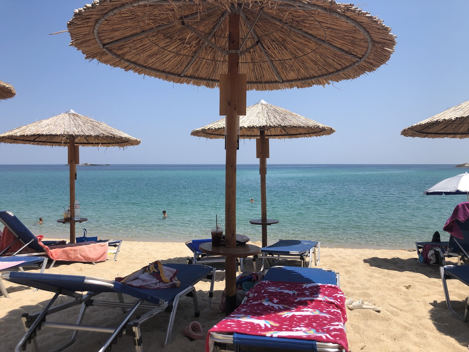 Кафе A-Maze Beach Bar Сикия