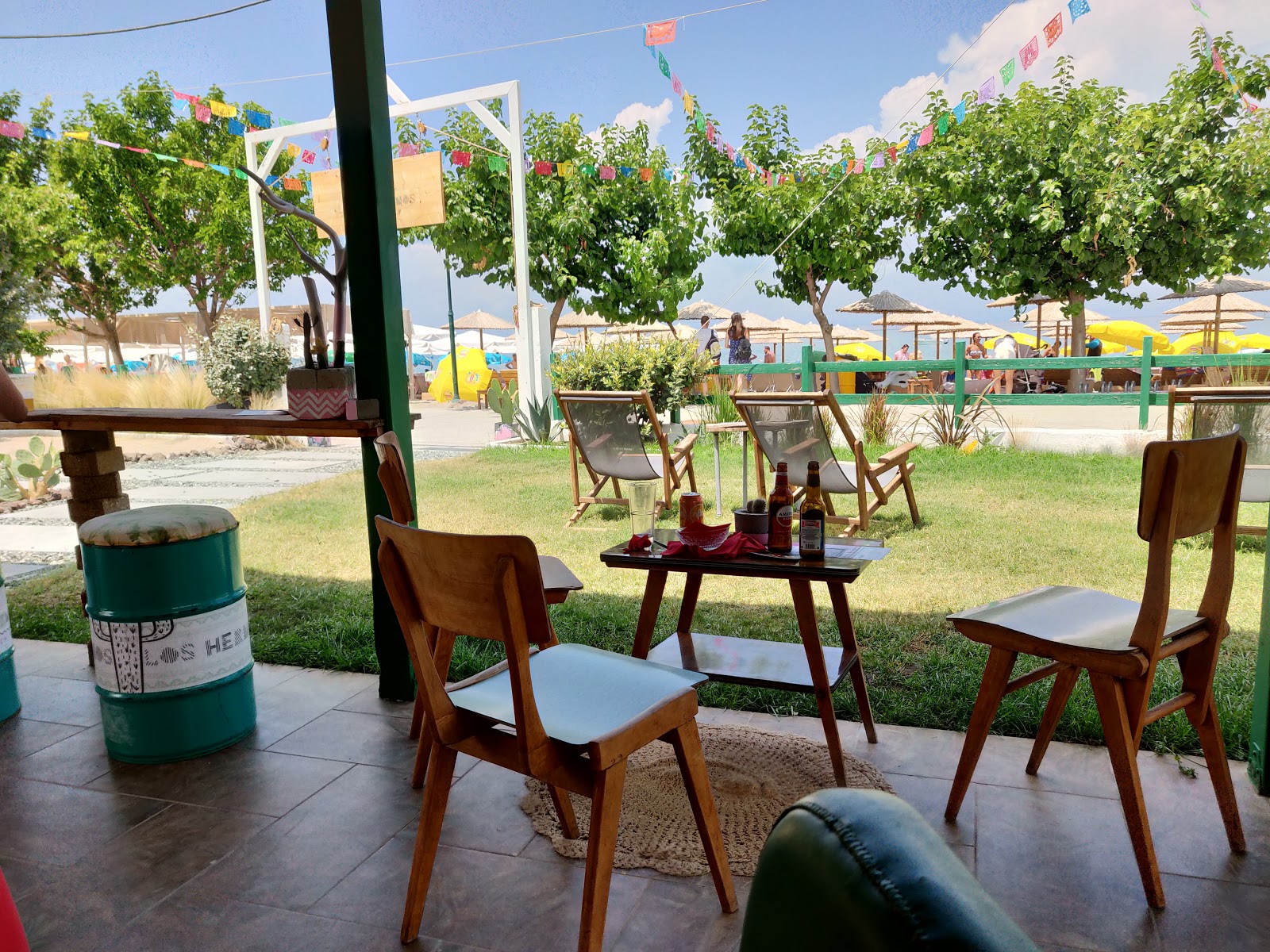 Café Los Hermanos Beach Bar στην Πευκοχώρι, Χαλκιδική