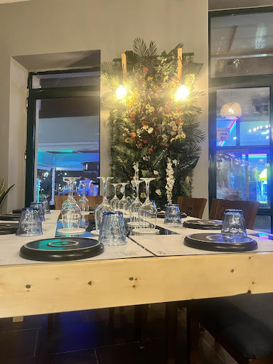 28 Bistro & Bar
