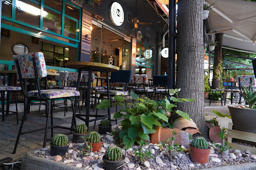 B&B Burgers & Burritos Bar