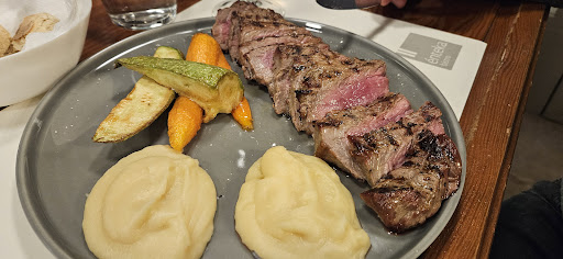 Έντεκα - Bar- Restaurant