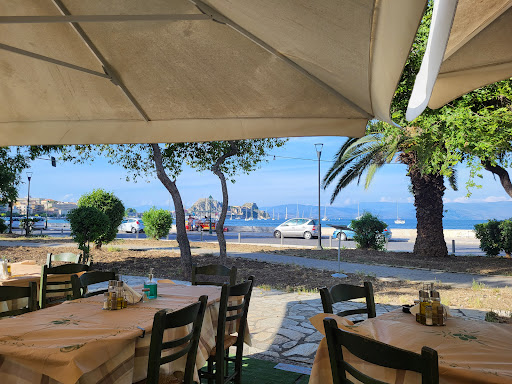 ΤΑ ΔΥΟ ΑΔΕΛΦΙΑ