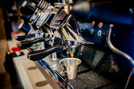 Baristi speciality coffee ΔΡΑΠΕΤΣΩΝΑΣ
