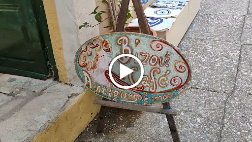 Bizou Café & Antiques