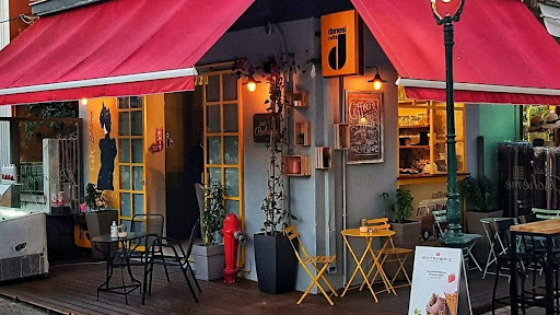 Cafe Boheme