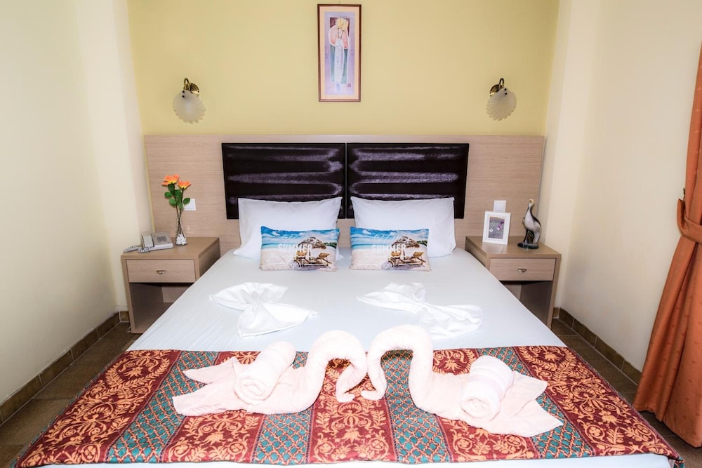 Dionisos Palms Apartments