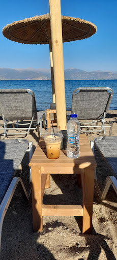 El cuarto beach bar παραλία Καραθωνας
