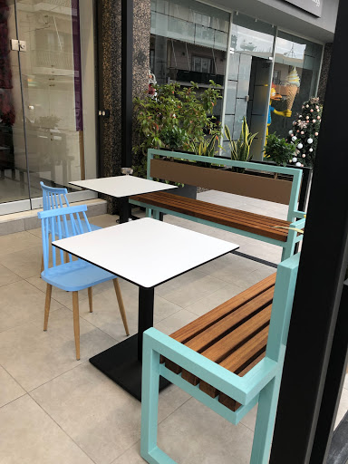 Enter Café Gelato