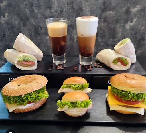 Hermes coffee and snacks