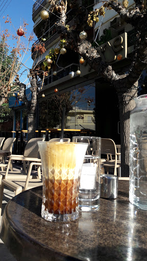 Maje Cafe