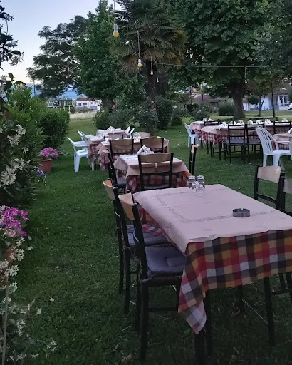 Μεταξύ Μας