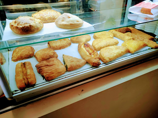 perroquet cafe snack bar