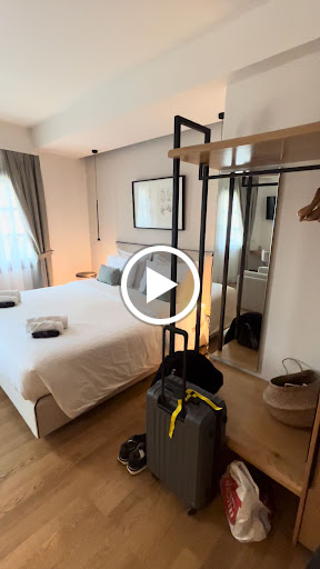 PETROU SUITES