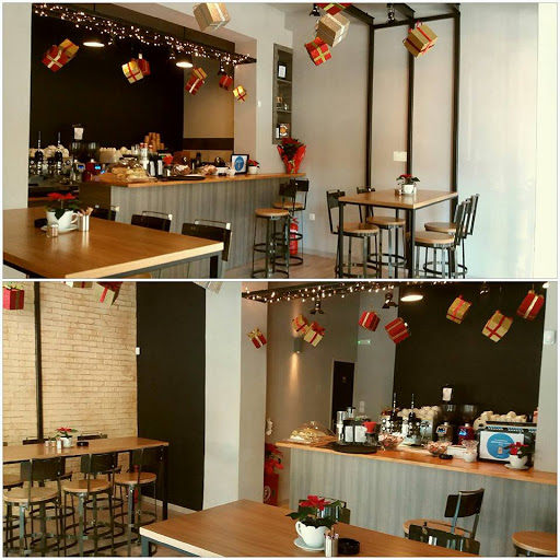 RED BERRY COFFEE HOUSE
