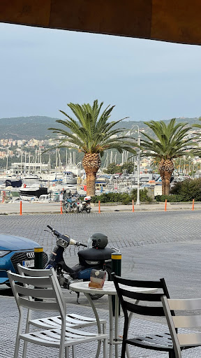 Riviera Cafe - RestroBar