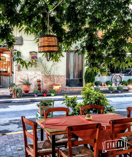 Το μικρό καφέ μεζεδοπωλείο