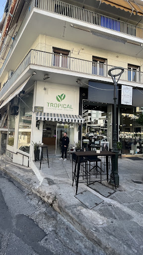 Tropical caffee & snacks