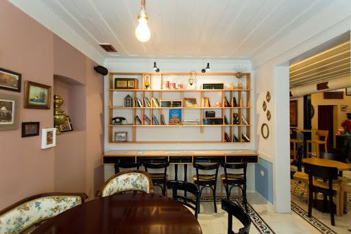 Βαρόσι Art Café