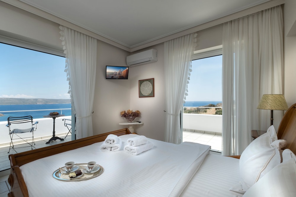 Villas in Sounio