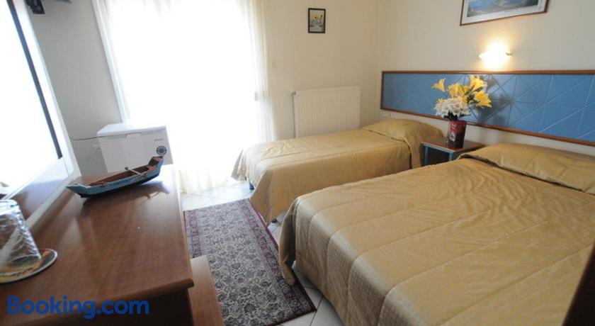 Ξενώνας "ΔΗΜΗΤΡΑ"/ Guest House "Dimitra"
