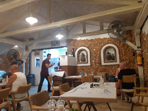 Εστιατόριο Maistrali στην Παλαιά Φώκαια: Μια Γαστρονομική Απόλαυση