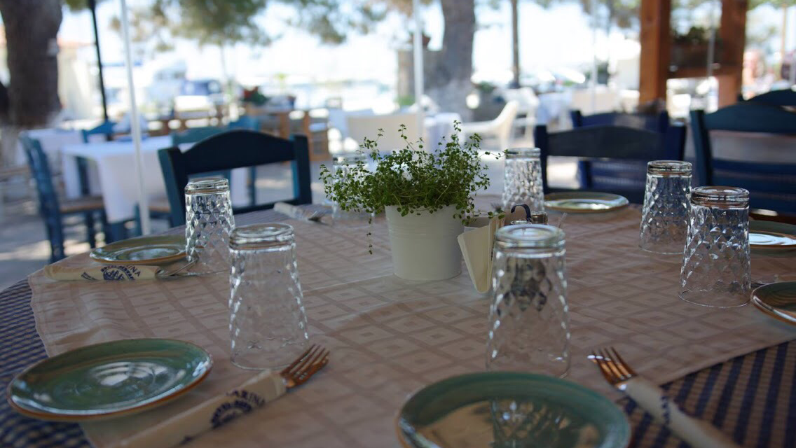 Εστιατόριο Marina Hotel στον Άγιο Νικόλαο, Χαλκιδική