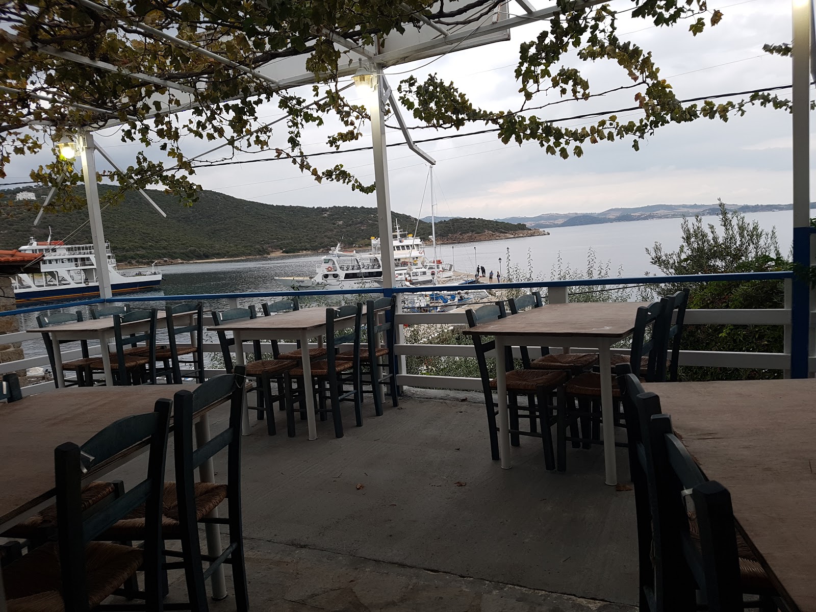 Εστιατόριο Sergianni Fast Food στην Αμμουλιανή, Χαλκιδική: Μια Γευστική Εμπειρία