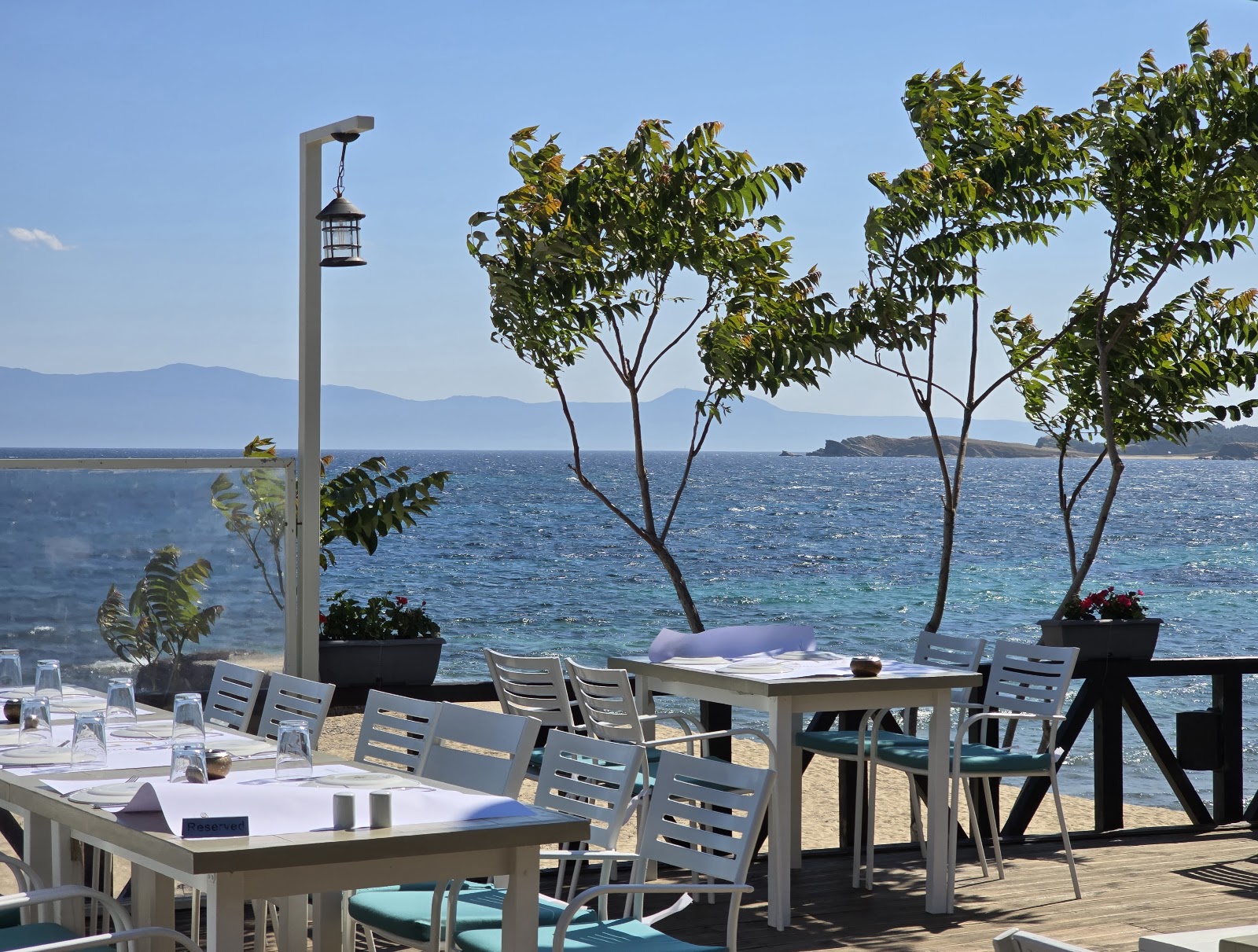 Εστιατόριο The Golden Hook στην Ουρανούπολη, Χαλκιδική
