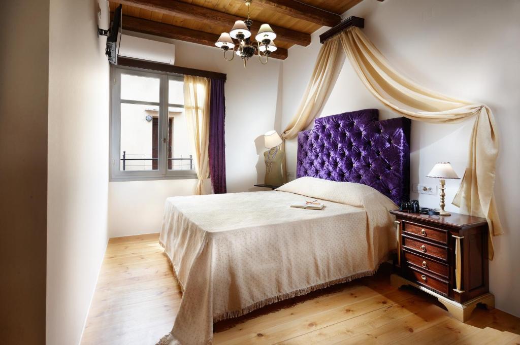 Agora Suites