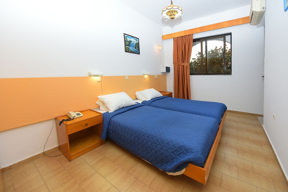 Anixis Hotel
