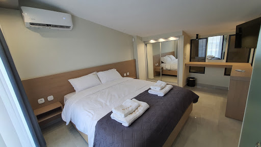 Artline Suites