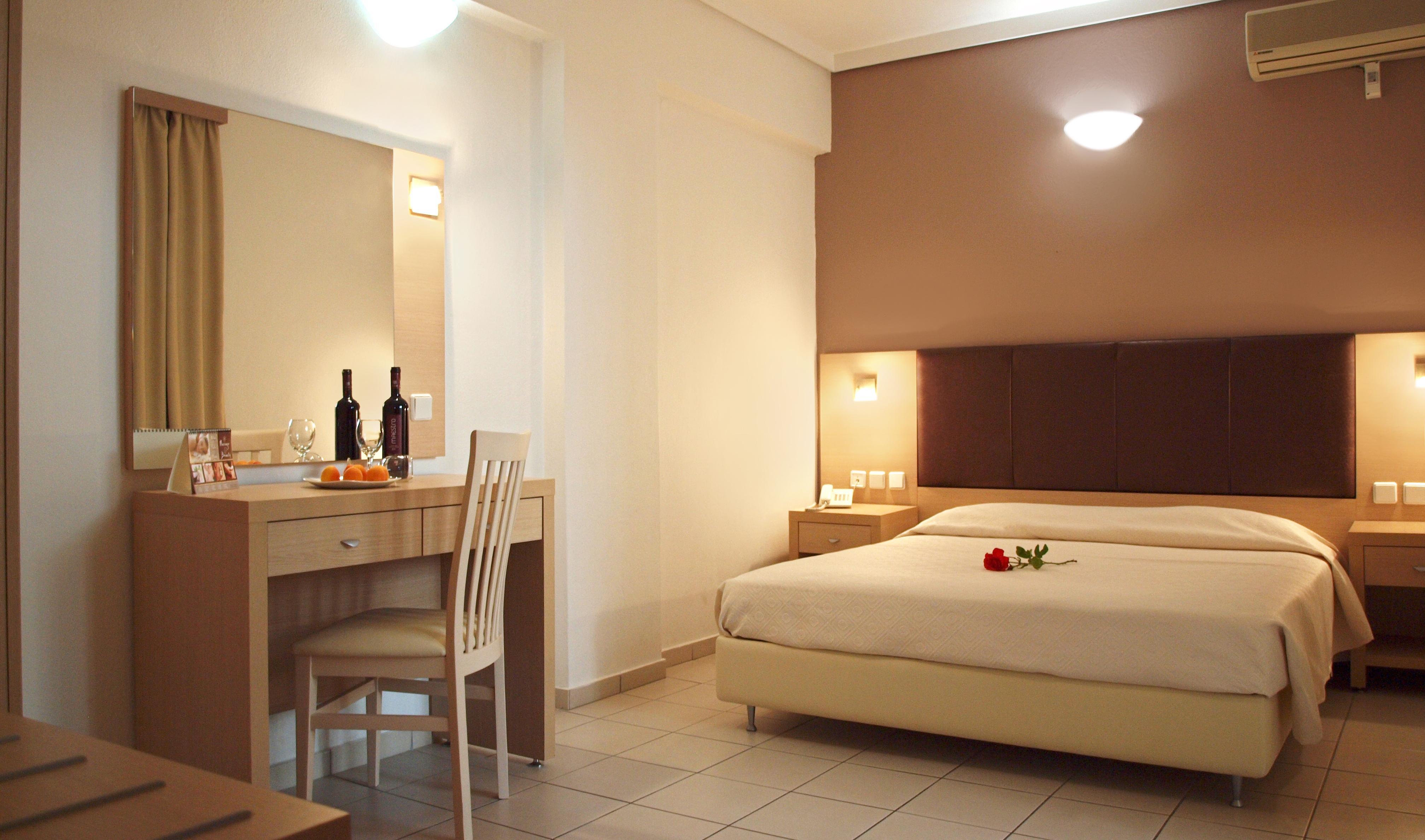 Caravel Apartment Hotel