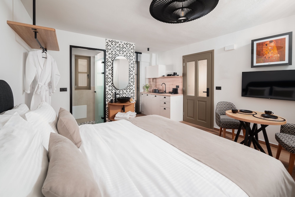 Casa di Gaga Luxury Suites
