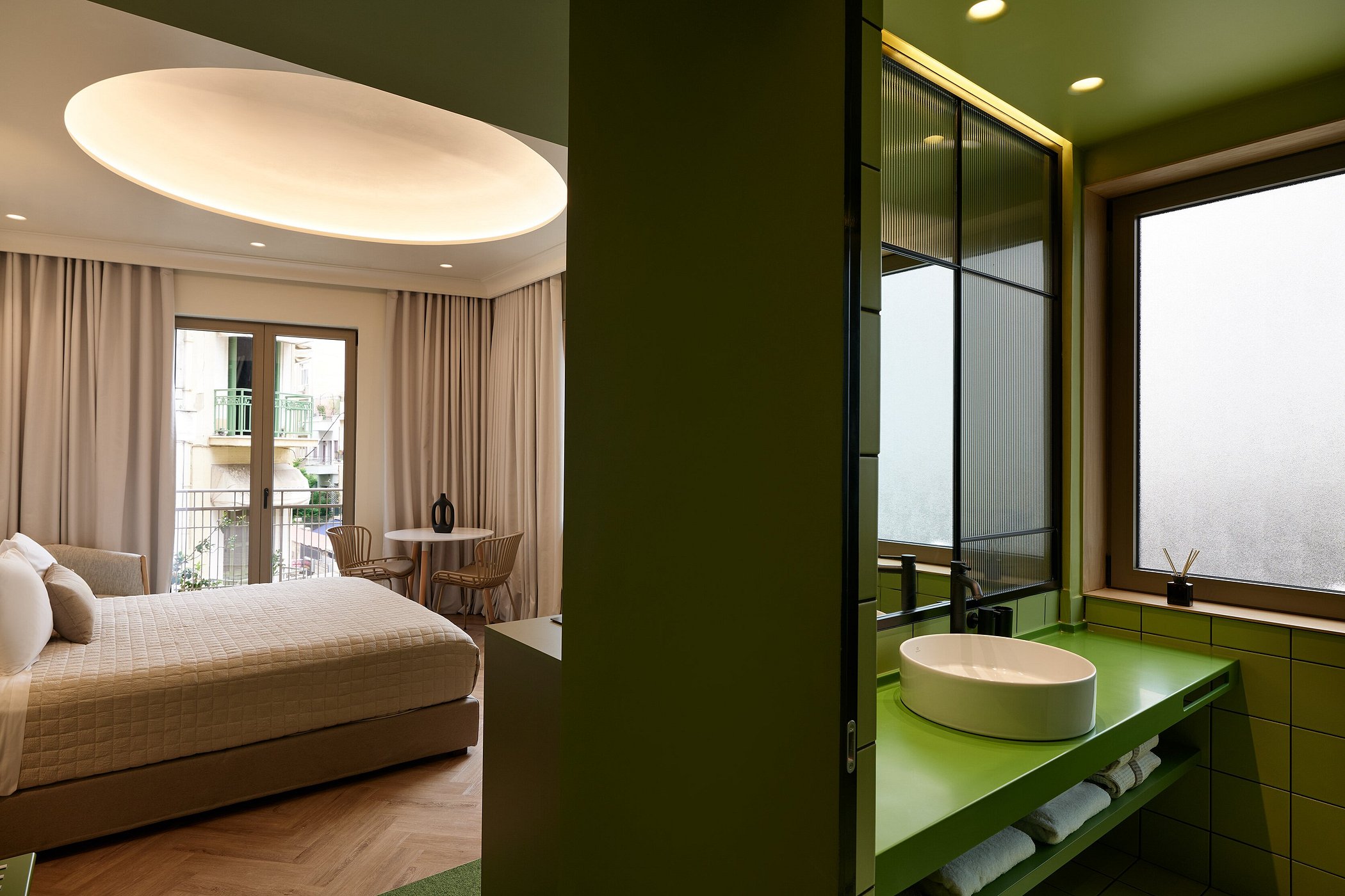 Dwell - Elegant City Stay