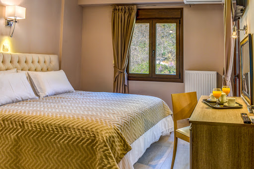 ELIA DELUXE ACCOMODATION