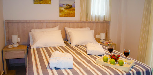 Evgoro Luxury Suites