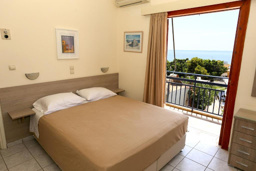 HOTEL KARYATIDES