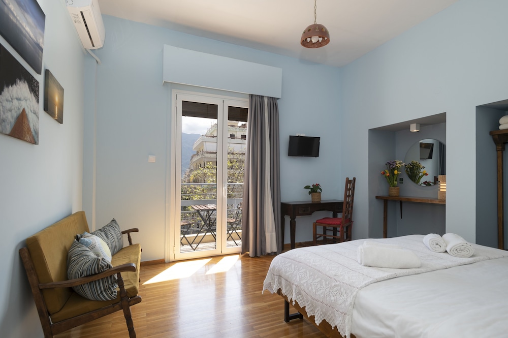 Kalamata Art Rooms