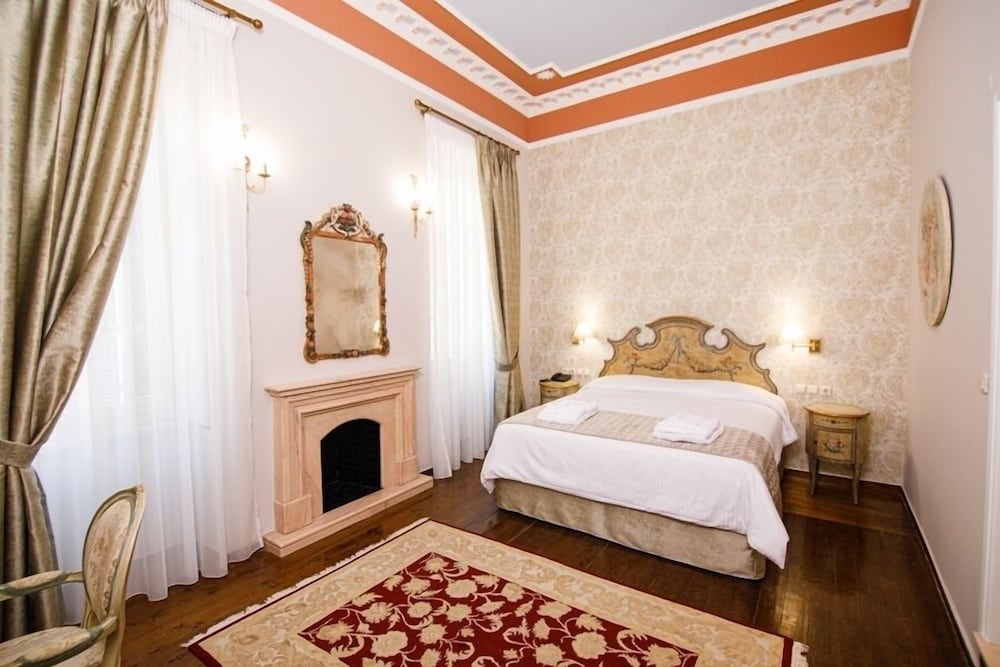 Konstantinos Palaiologos Hotel