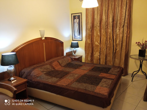 Lambros Rooms & apartments