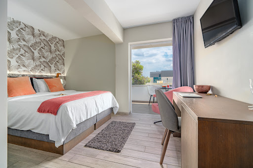 Maison 66, Riviera Hotels
