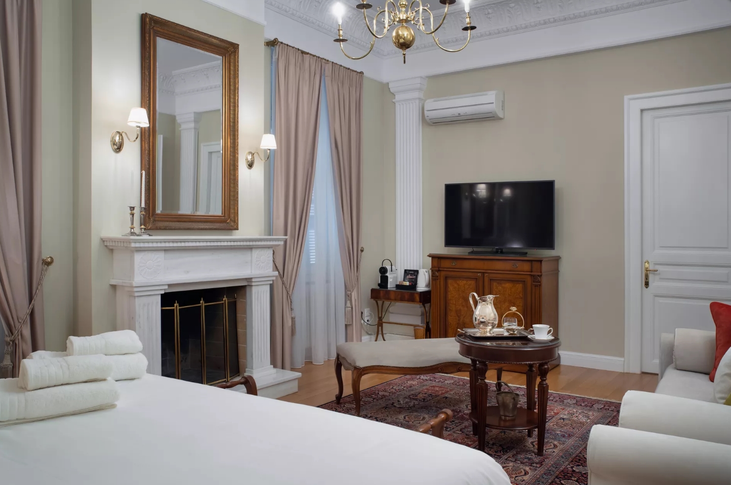 Noble Suites