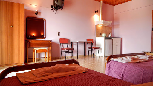 Petania Hotel & Apartments