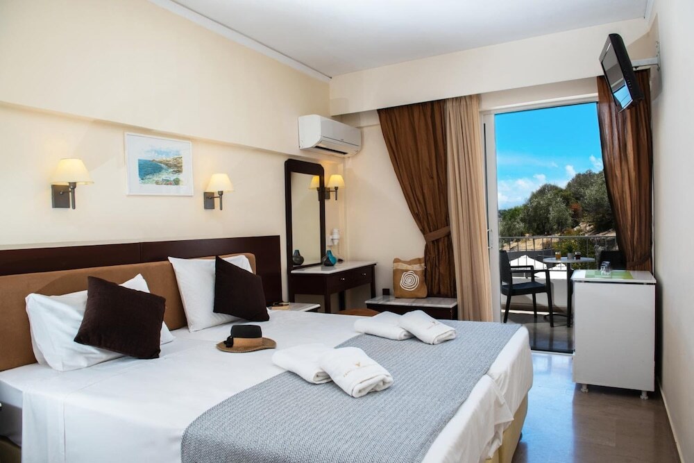 Phaistos Hotel