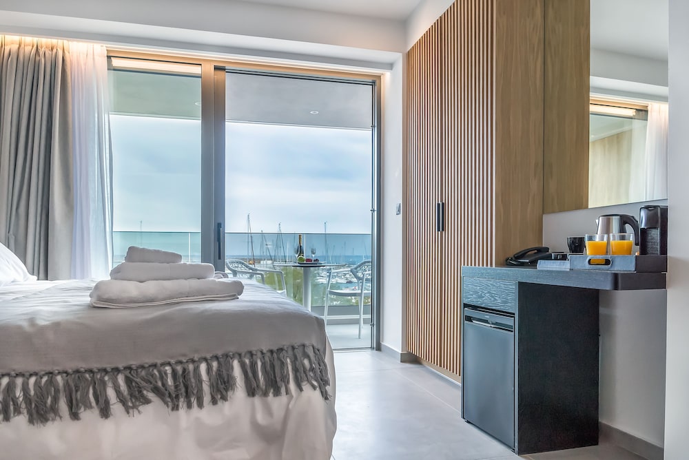SAVUS HOTEL