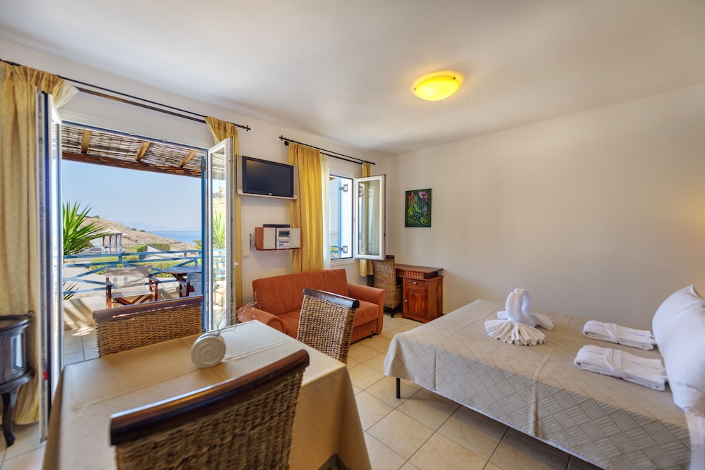 Sunrise Beach Suites