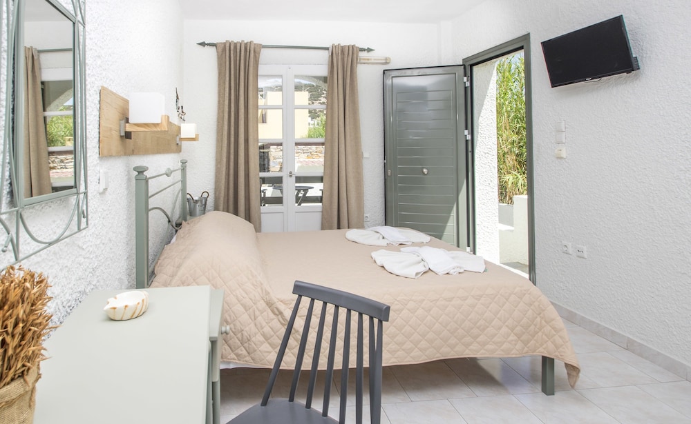 SYROS Inn