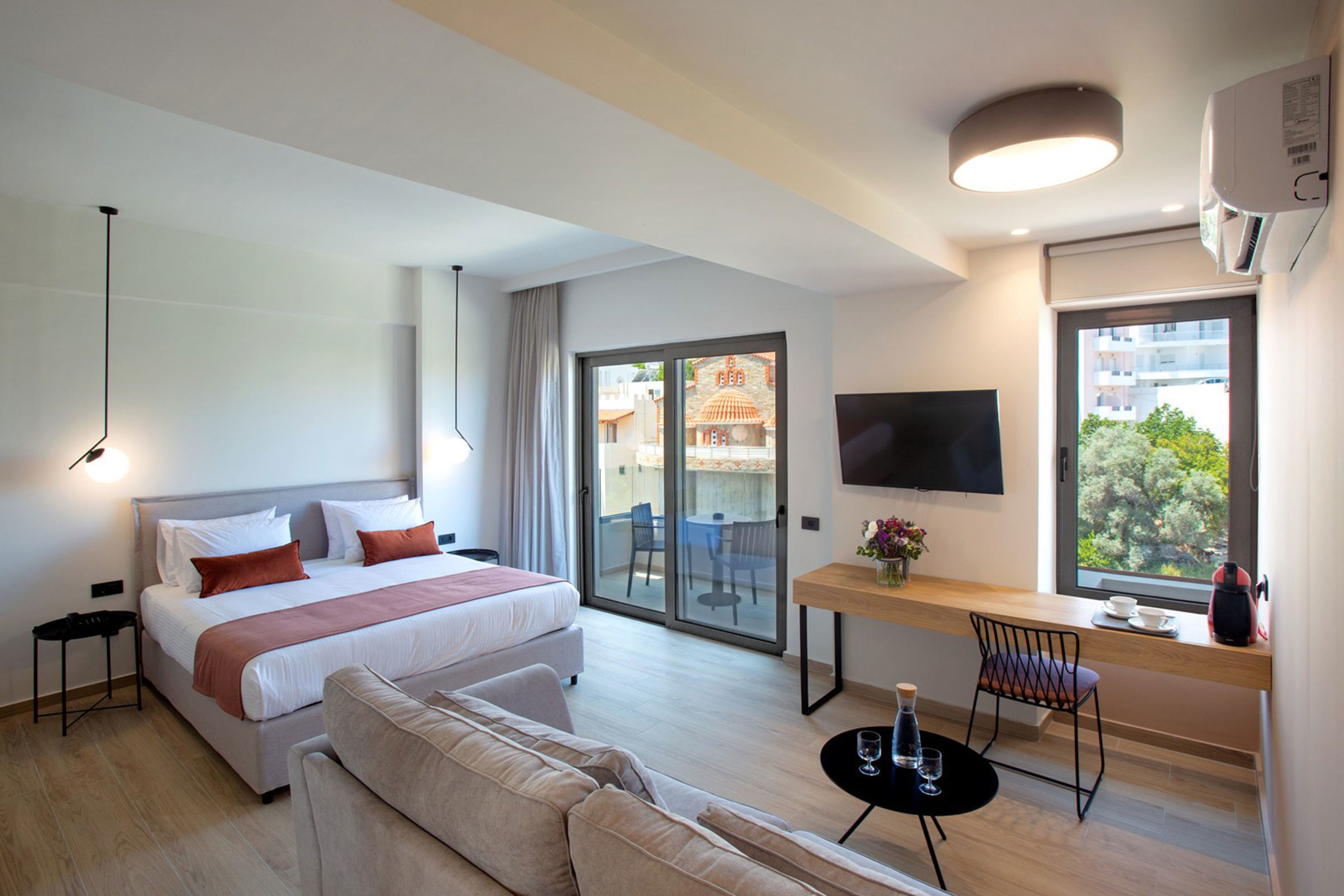 The City hotel & suites